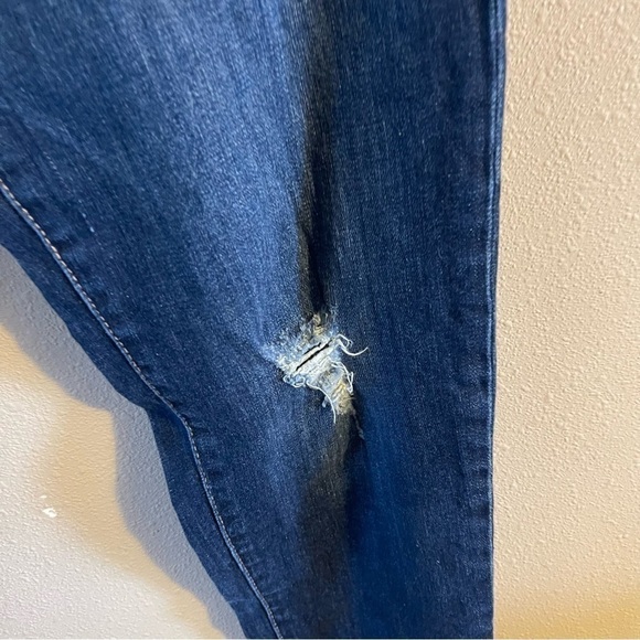 Kut from the Kloth Jean women’s blue size 4 Catherine Boyfriend distressed GUC - Picture 10 of 13